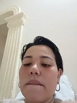 ZairaElara's Live XXX Chat
