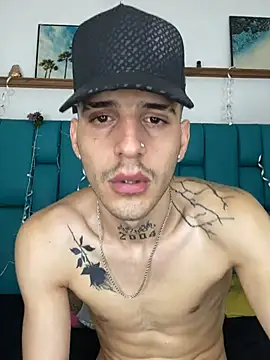 MaxHornyLatin Live XXX-chat