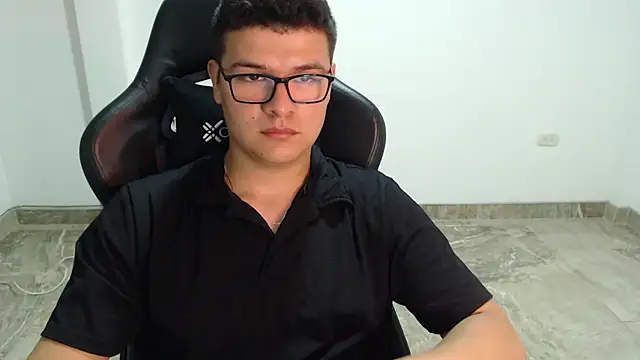 XXX chat uživo modela Plug_Control