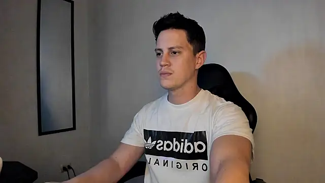 KendricTorres Chat XXX in diretta
