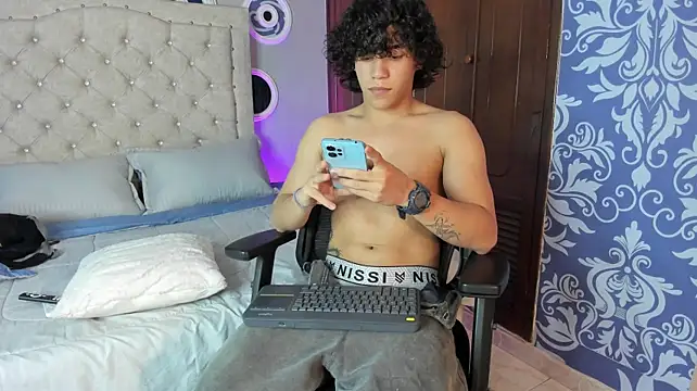 adrian_black86306 live XXX chat