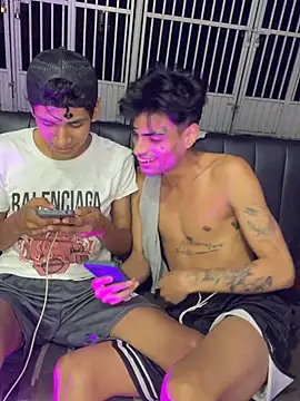 Chatroom XXX en direct de Limitless_boy