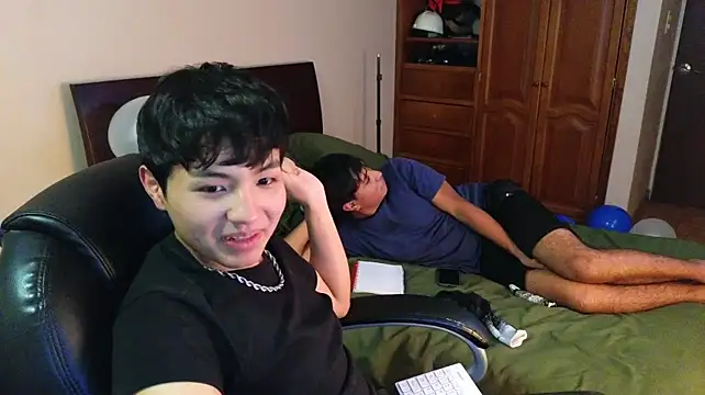bratbuddies 现场XXX聊天