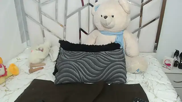 celestesouzalatin's Live XXX Chat