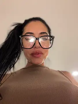 _Nina_1 – Naživo XXX chat