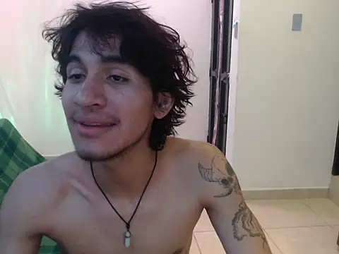 ElliotAzert Chat XXX in diretta