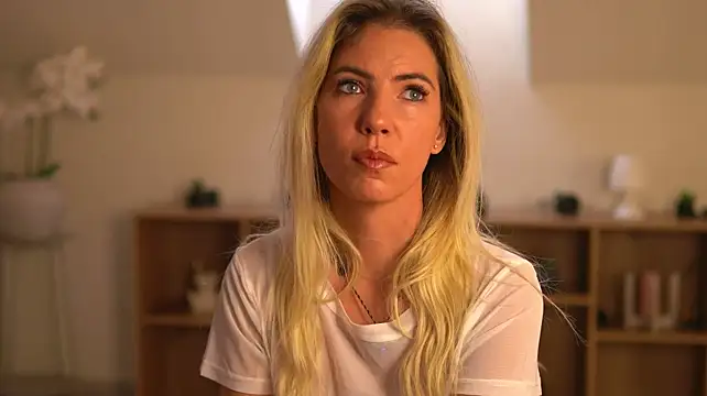 CassieMiles' Live XXX Chat