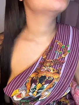 shara_queen1 Adlı Modelin Canlı XXX Sohbeti