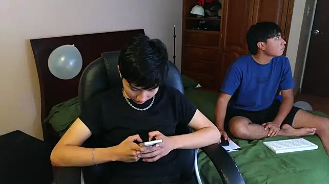 bratbuddies' Live XXX Chat