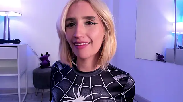 Frrancesca_ élő XXX-chatje