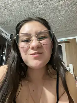 Valery__rosss Adlı Modelin Canlı XXX Sohbeti