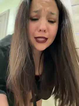 Chatroom XXX en direct de LushBySofa