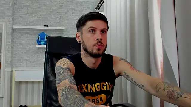 JonahShaw's Live XXX Chat