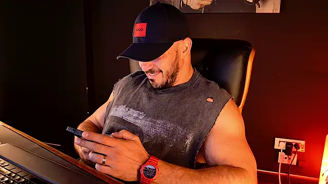 AngeloEric Chat XXX live