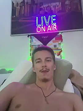 XXX chat uživo modela Toyjungee