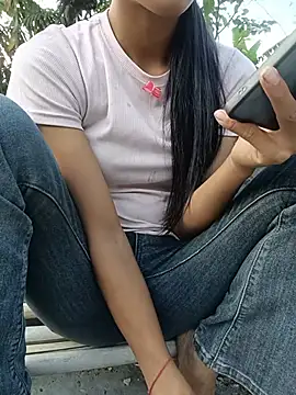 Živý XXX chat Hoa-tuylip