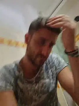 צ'אט XXX בשידור חי של simo1097