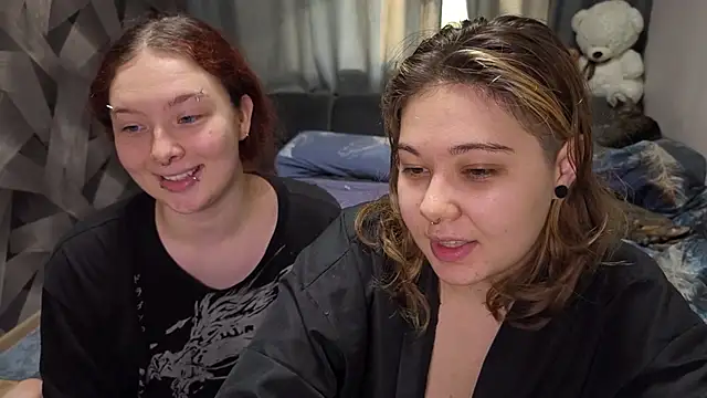 XXX chat uživo modela LunarCouple_