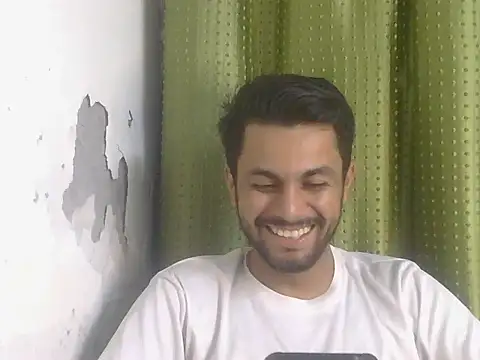 Stubborndesiboy Live XXX-Chat