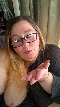 Chat +18 de Iceprincess2bad4u ao vivo