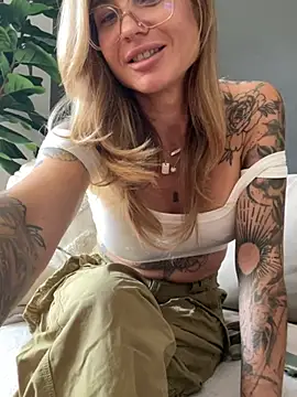 Chat +18 de Etwas_neugierig ao vivo