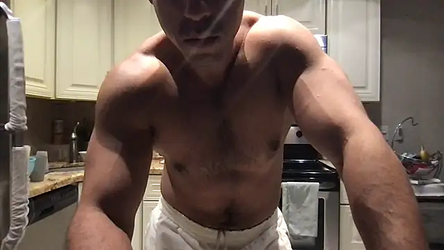 BigGuyMuscle live XXX chat