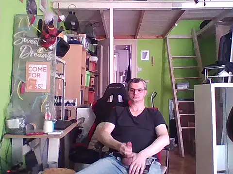Show modela stary-w-kalesonach na web-kameri