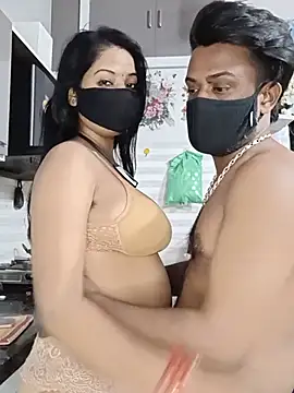 Kaur_Simran_01 Adlı Modelin Canlı XXX Sohbeti