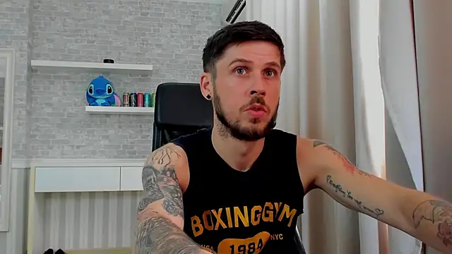 Chat XXX en directo de JonahShaw