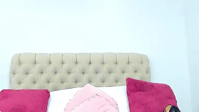 SelenaWest Chat XXX in diretta