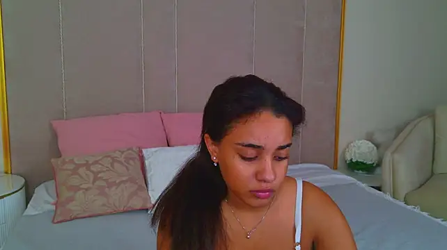 Luna_Cortier's Live XXX Chat