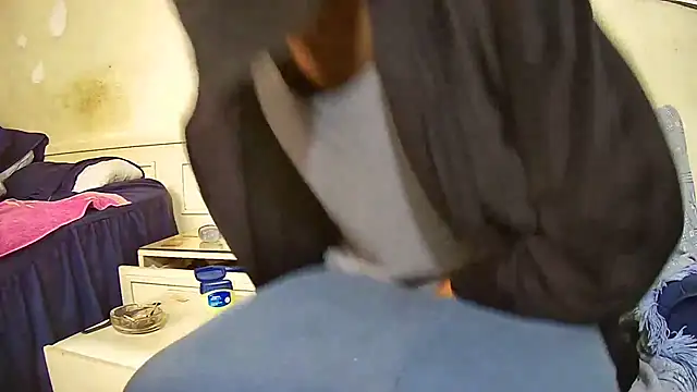 צ'אט XXX בשידור חי של thirdlegZA