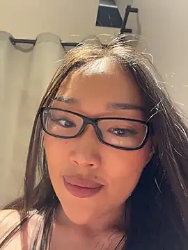 Chat XXX en directo de trytomakememoam