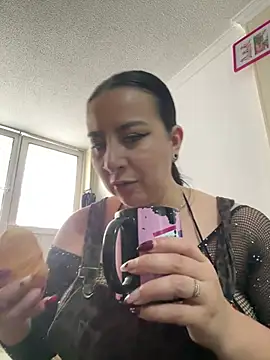 Abril_Luv live XXX chat