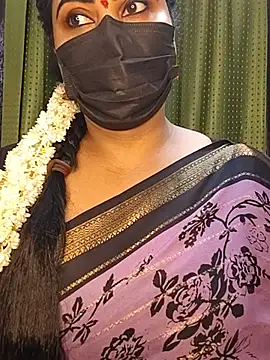 Anushka_flowerのライブXXXチャット