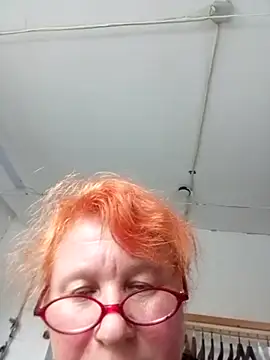 SquirrelFineのライブXXXチャット