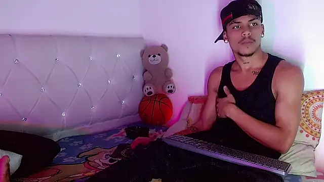 Angel_foxc13 Chat XXX in diretta