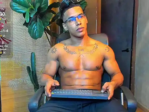 NicolasStonee Chat XXX live