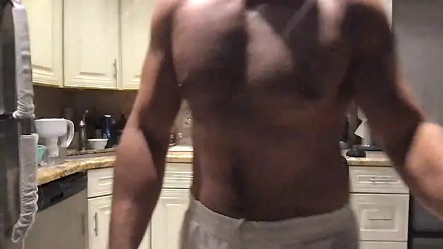 Chat XXX en directo de BigGuyMuscle