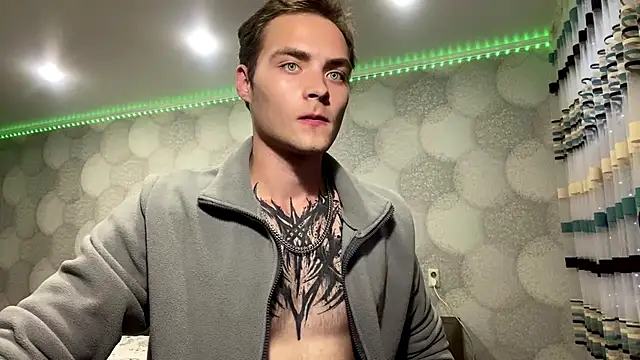 ErnestTarlet live XXX chat