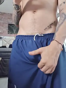AlphaMasterXxx XXX чат на живо