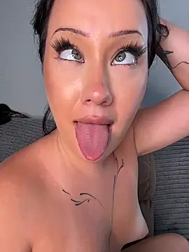 XXX chat uživo modela EveryTokenIsImportant