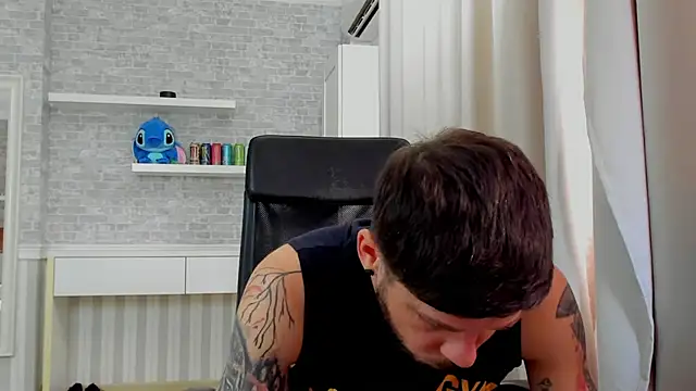 JonahShaw's Live XXX Chat