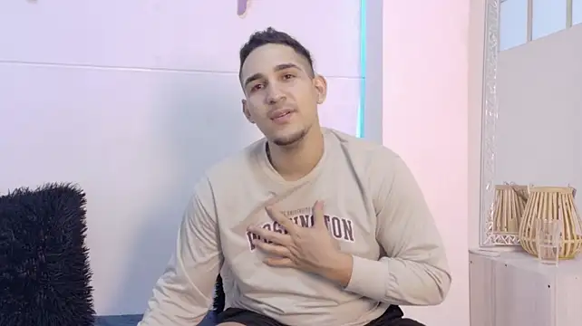 Massimo_11 Live XXX-chat