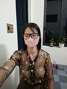 Emma_Linh Adlı Modelin Canlı XXX Sohbeti