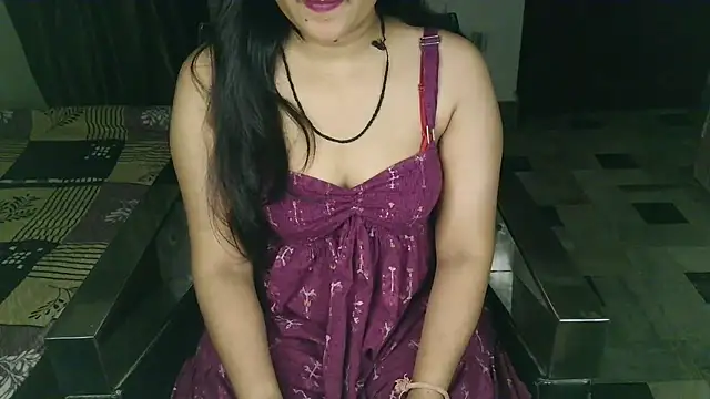 aarushi_sharmaa Adlı Modelin Canlı XXX Sohbeti