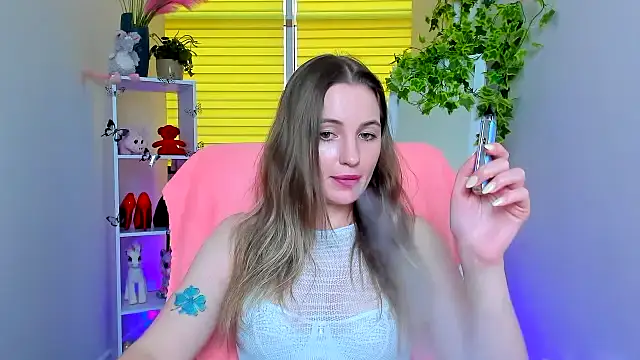 Mila-moon élő XXX-chatje