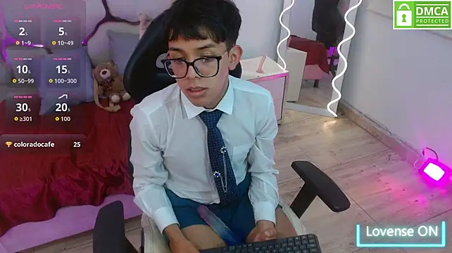 Chat XXX en directo de sasan_tay