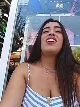 MissNyraSecret's Live XXX Chat