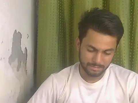 Stubborndesiboy Chat XXX live